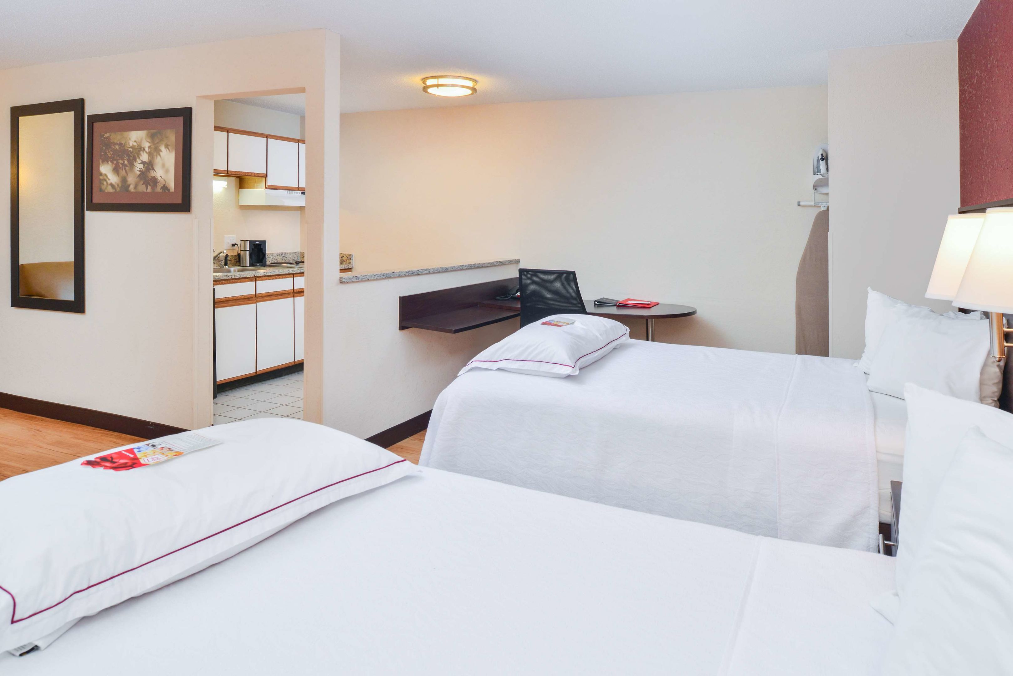 red roof inn plus and suites guilford