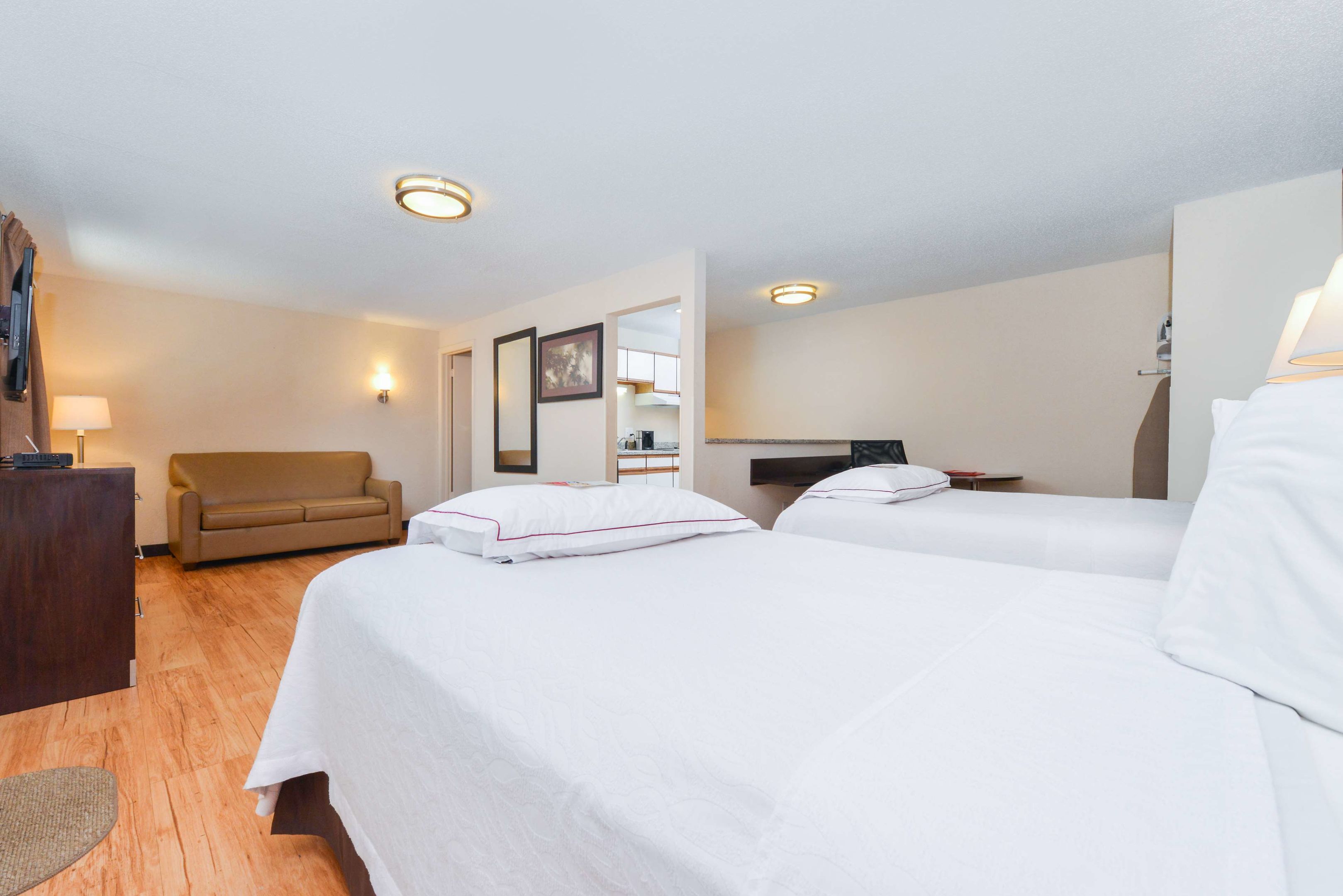 red roof inn plus and suites guilford