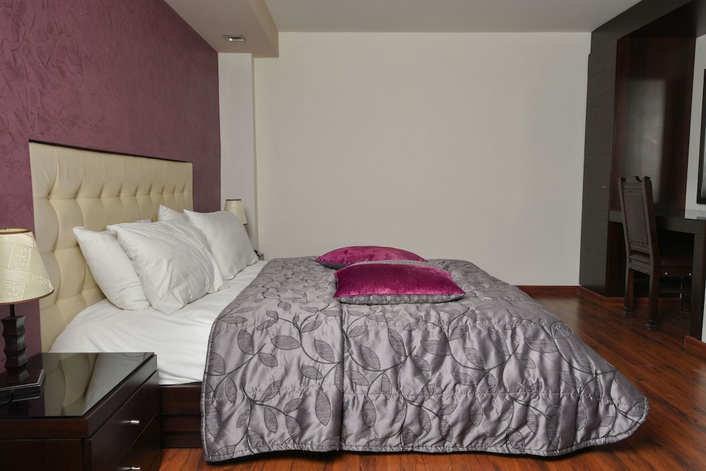 hollywood inn hotel