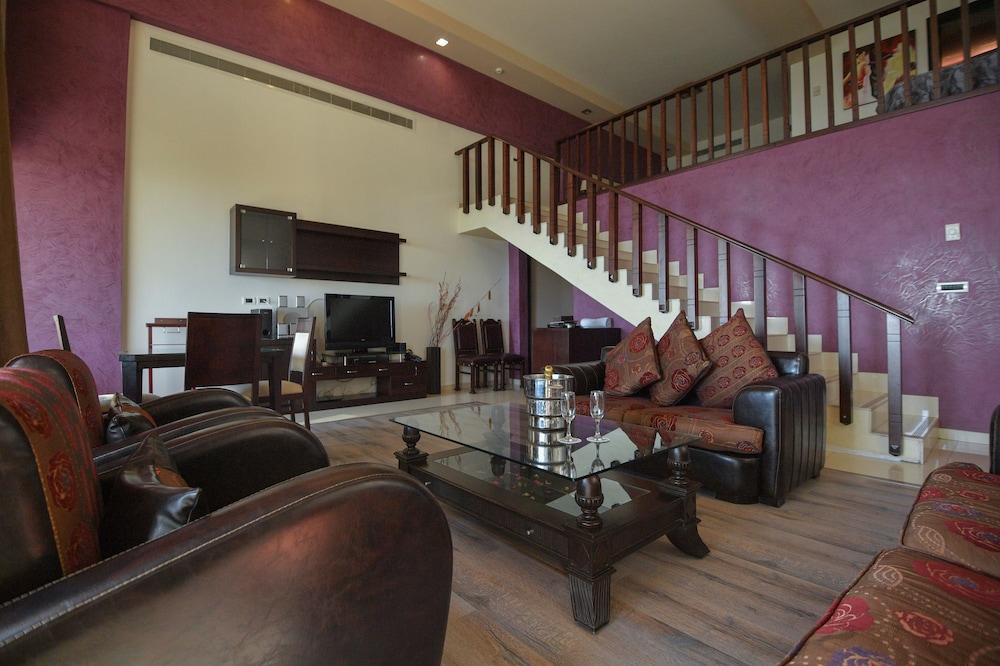 hollywood inn hotel