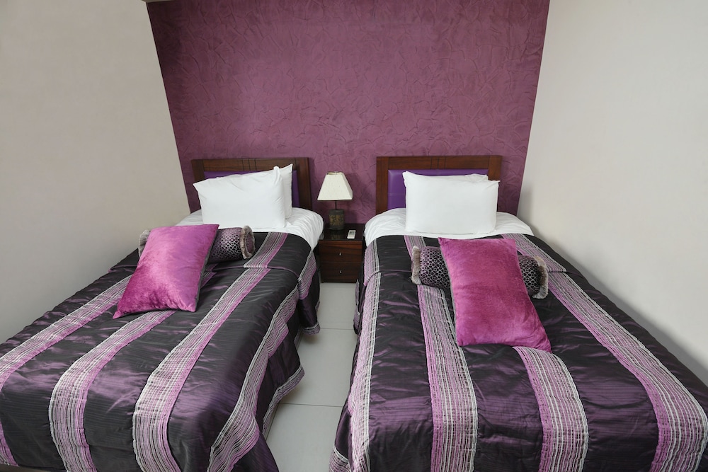 hollywood inn hotel