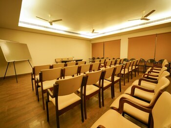 capital o 15754 mookkannoor tourist home