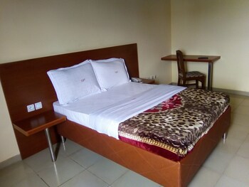 Noblesse Hotel,Near Palais Des Congres De Yaounde,3 star