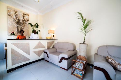 Antonio Garden Hotel,Stone Town>>Shangani Beach,3.5 star