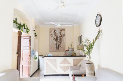 Antonio Garden Hotel,Stone Town>>Shangani Beach,3.5 star
