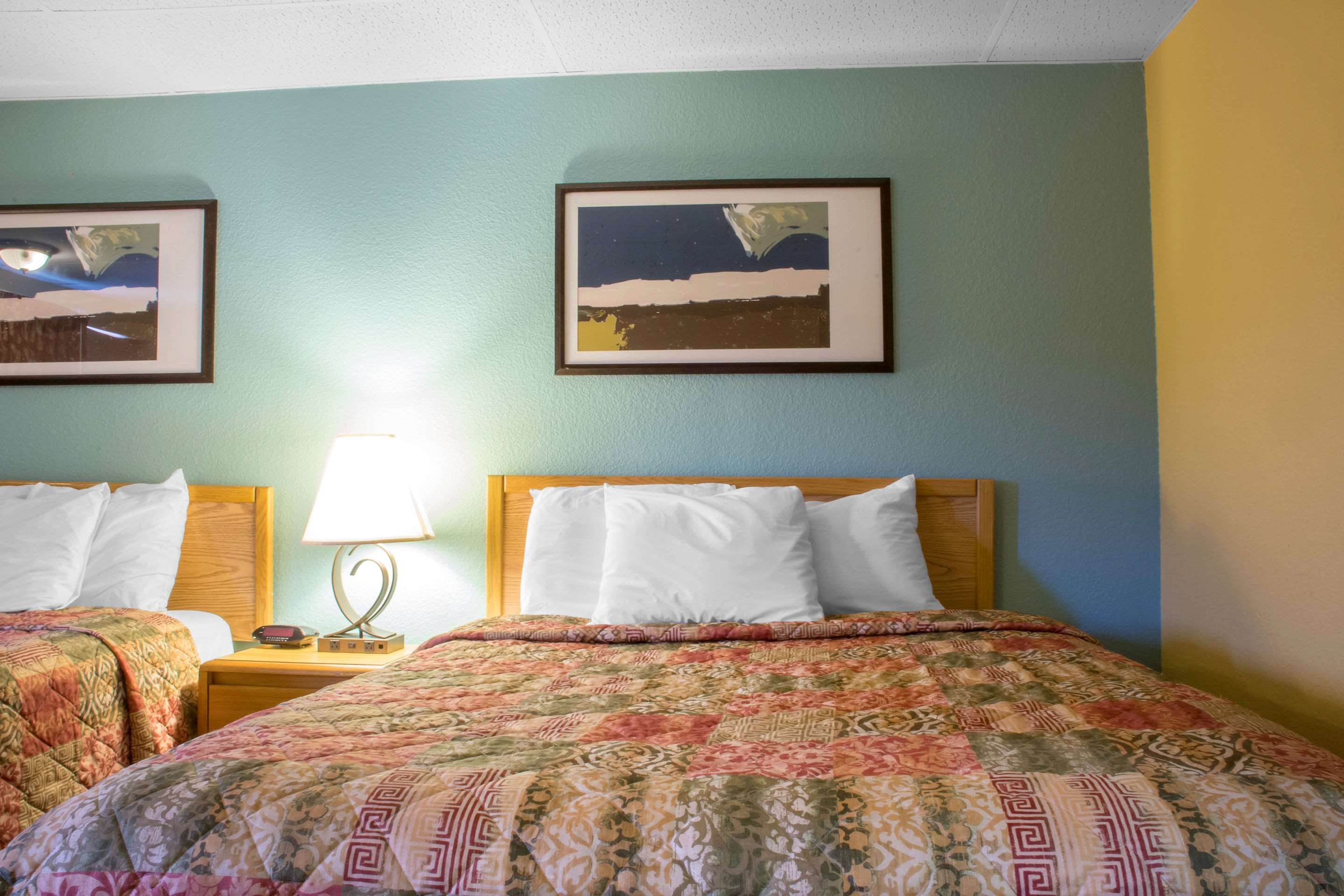 econo lodge bradford
