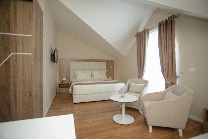 hotel exalco al