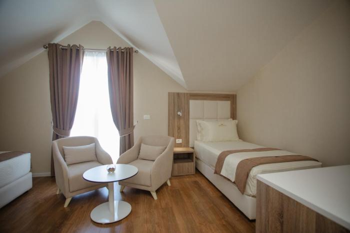 hotel exalco al