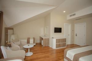 hotel exalco al