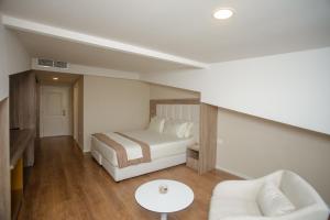 hotel exalco al