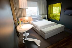 Hotel Zero 1,Montreal>>Centre-Ville,4 star