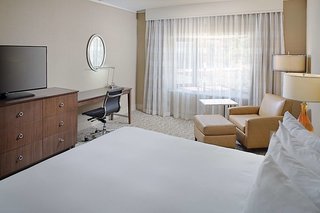 Hilton Boston/Dedham,Canton>>Boston,4 star