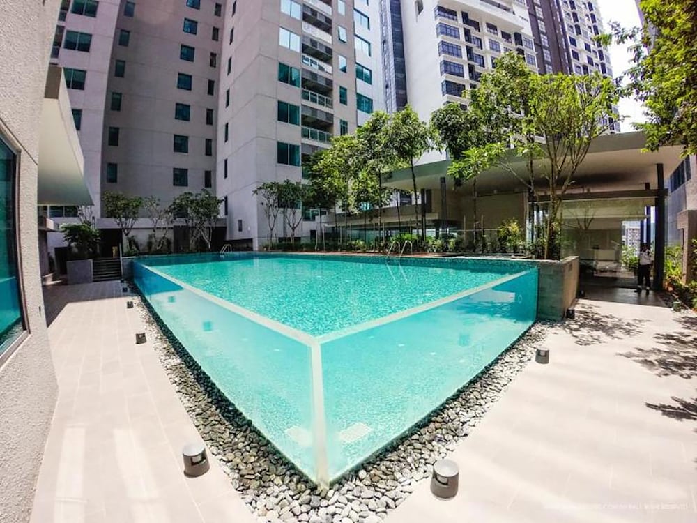 summer suites klcc apartments
