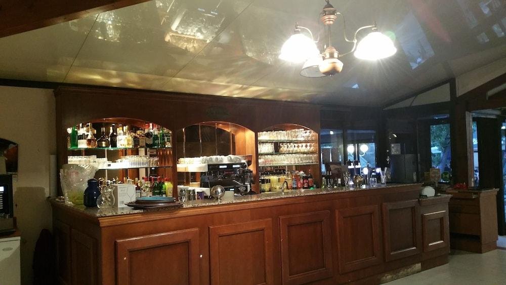 Hotel Les Cigalons,Provence - Alpes - Cote D'azur>>Marseille,2 star