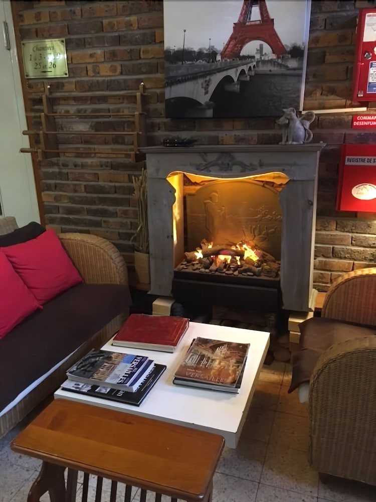 aerotel versailles saint cyr letape du silence