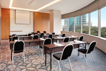 mercure jakarta gatot subroto