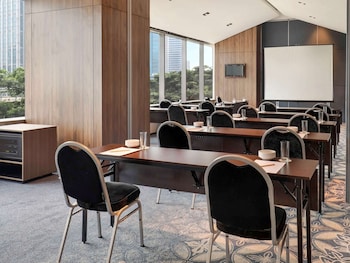 mercure jakarta gatot subroto