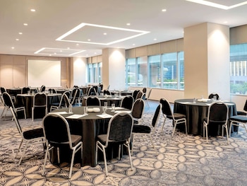 mercure jakarta gatot subroto