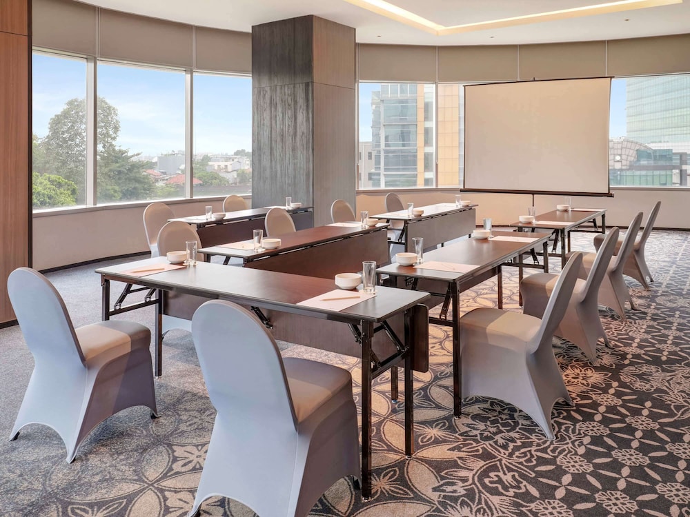 mercure jakarta gatot subroto