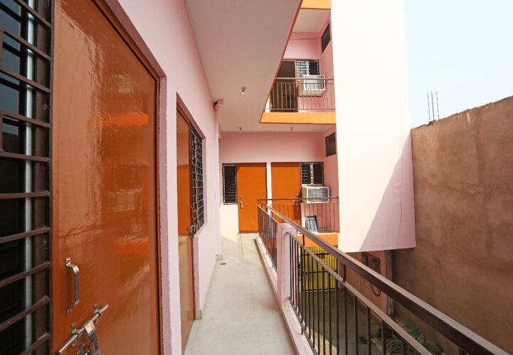 oyo flagship 22406 shree shree guest house