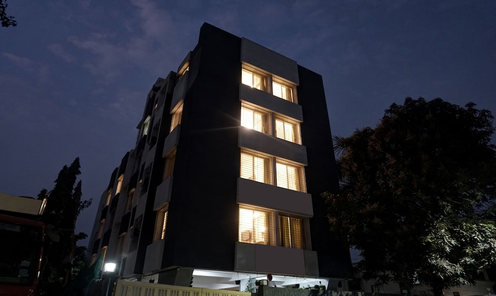 treebo diamond residency ddpk inn