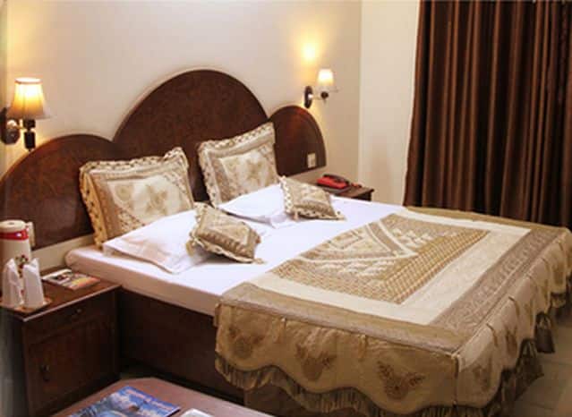 hotel atithi palace