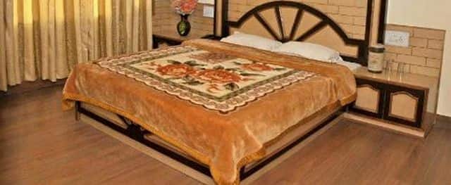 hotel atithi palace