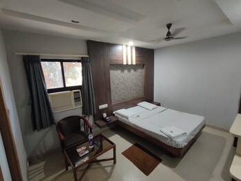 hotel raj residency