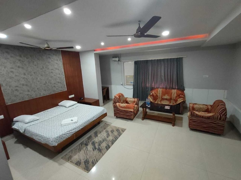 hotel raj residency