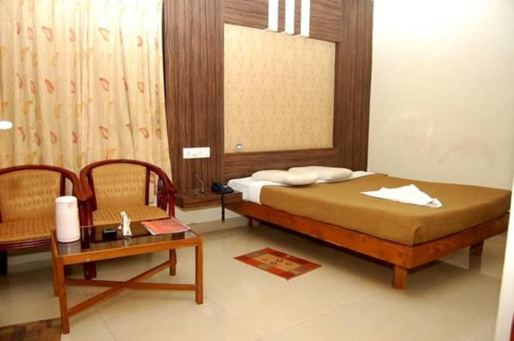 hotel raj residency