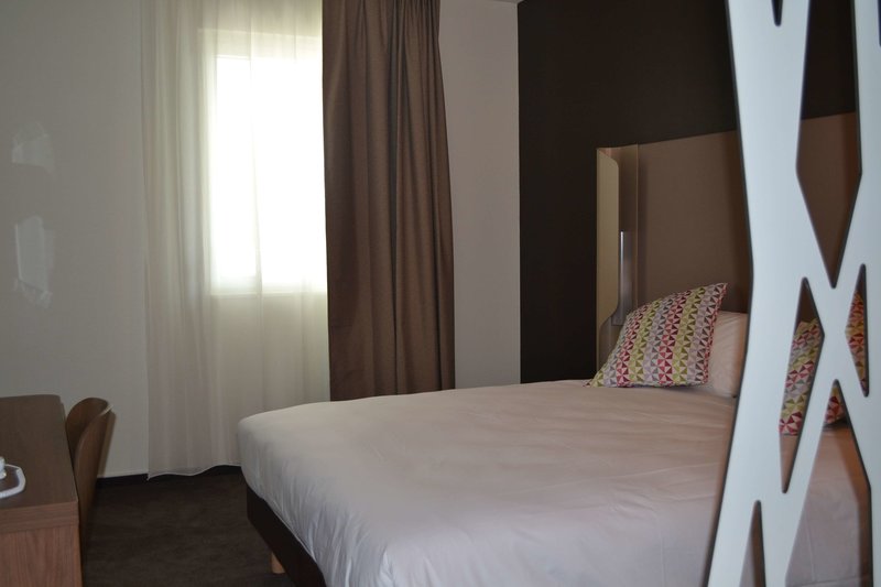 campanile saint jean de luz