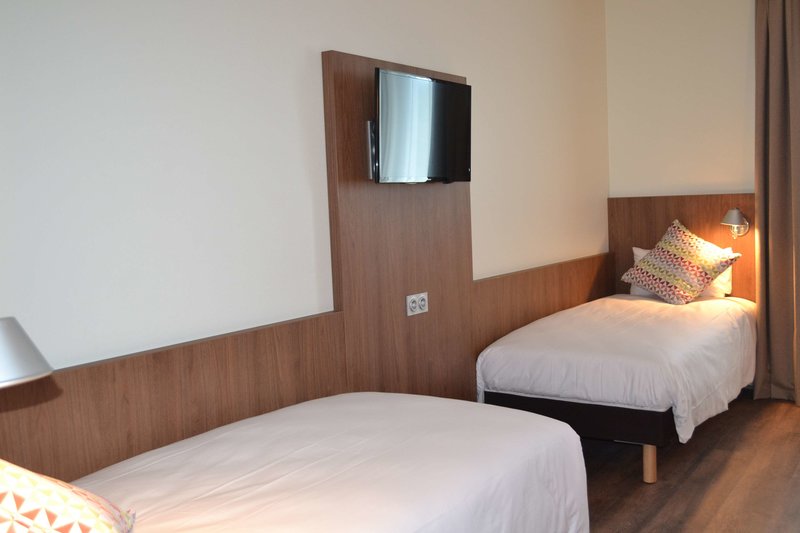 campanile saint jean de luz