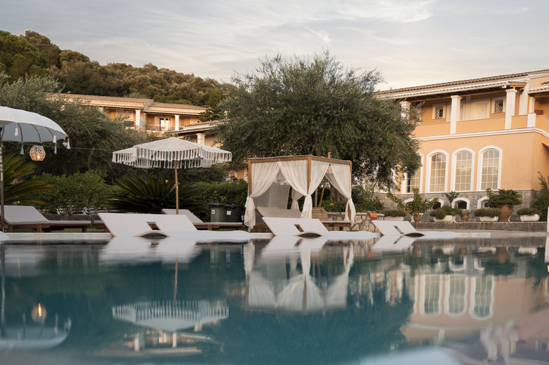 nefeli hotel