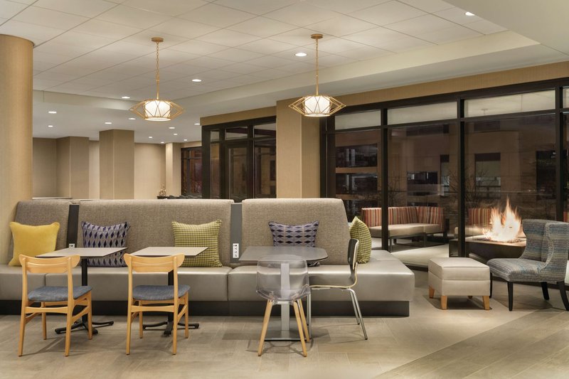 home2 suites by hilton chicago river north