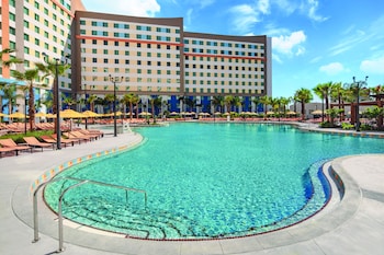 universals endless summer resort dockside inn and suites