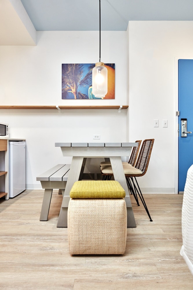 universals endless summer resort dockside inn and suites