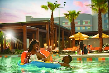 universals endless summer resort dockside inn and suites