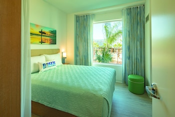 universals endless summer resort dockside inn and suites