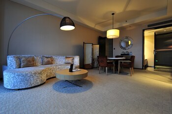 renaissance guiyang hotel