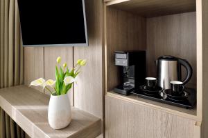 Courtyard By Marriott Al Barsha, Dubai,Al Barsha Road, Behind Mall Of Emirates,4 star