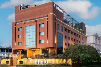 infiniti hotel and spa