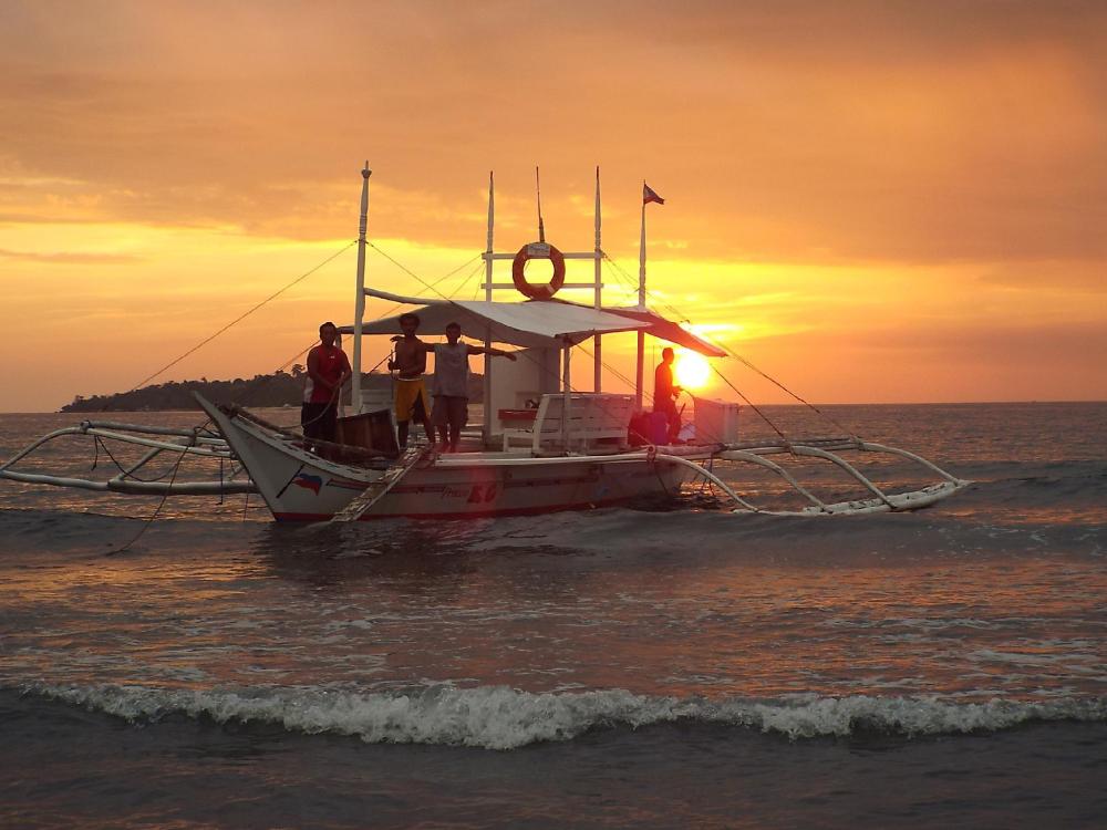 gustavs place silver beach dive resort