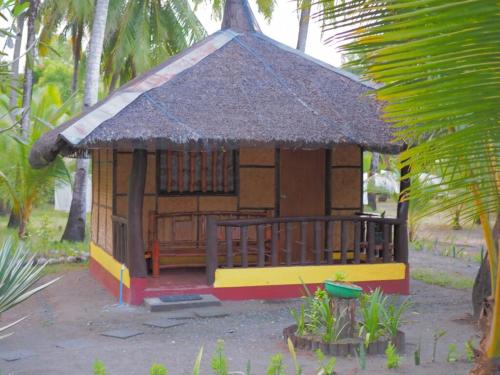 gustavs place silver beach dive resort