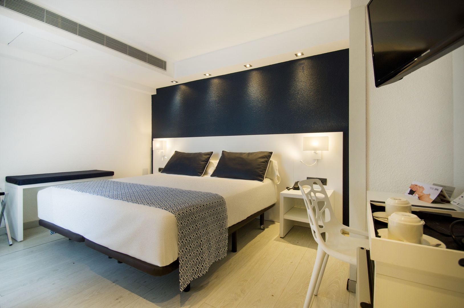 catalonia del mar adults only