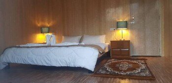 Soma Caves,Kullu>>Jagatsukh,3 star