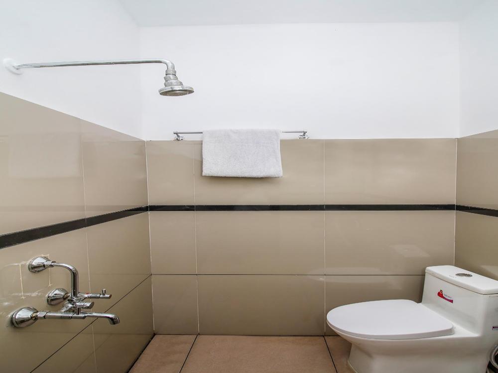oyo 37233 white residency