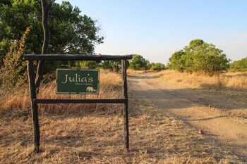 julias river camp