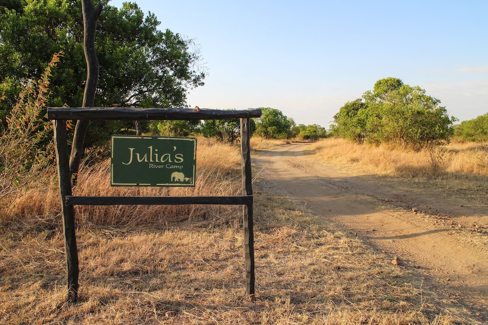 julias river camp
