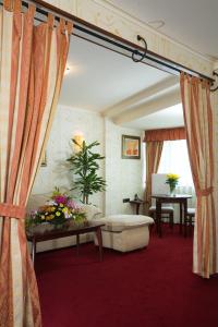 Hotel Capitol,Kavarna>>Golden Sands,4 star