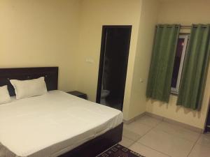 Kedar Inn,Tapovan>>Rishikesh,2 star